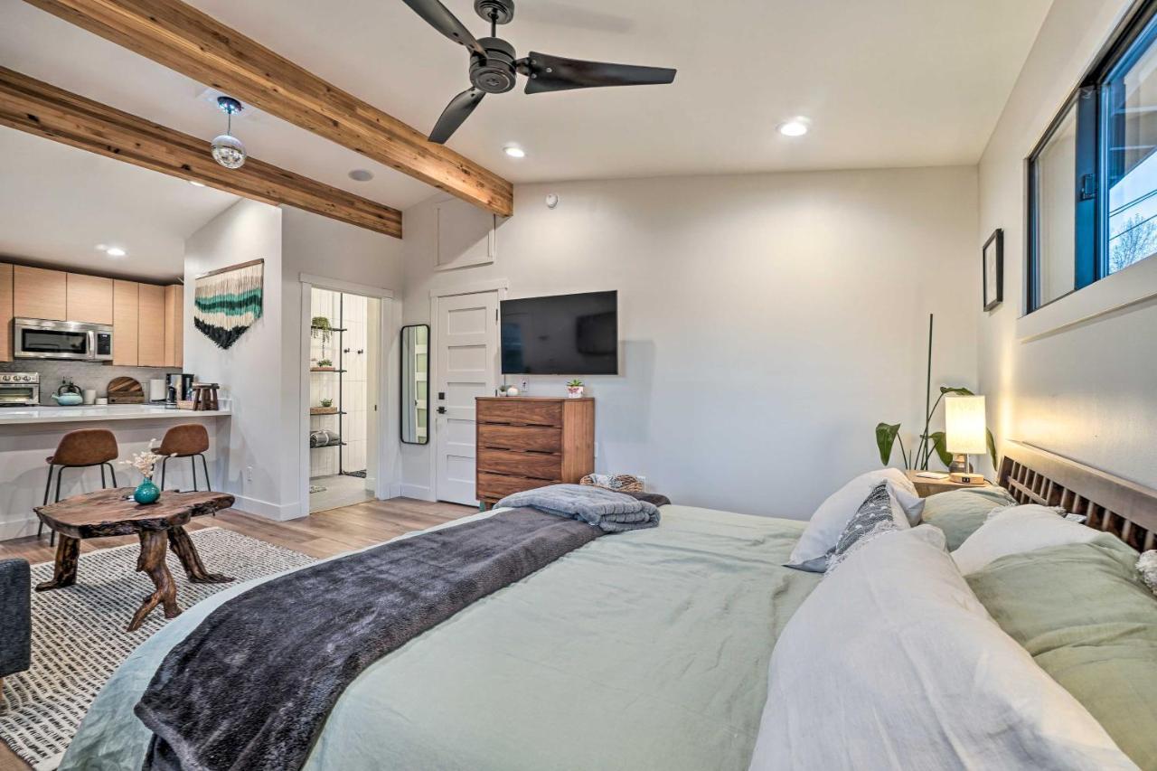 Cozy Flagstaff Studio With Patio - Near Dtwn! Екстер'єр фото