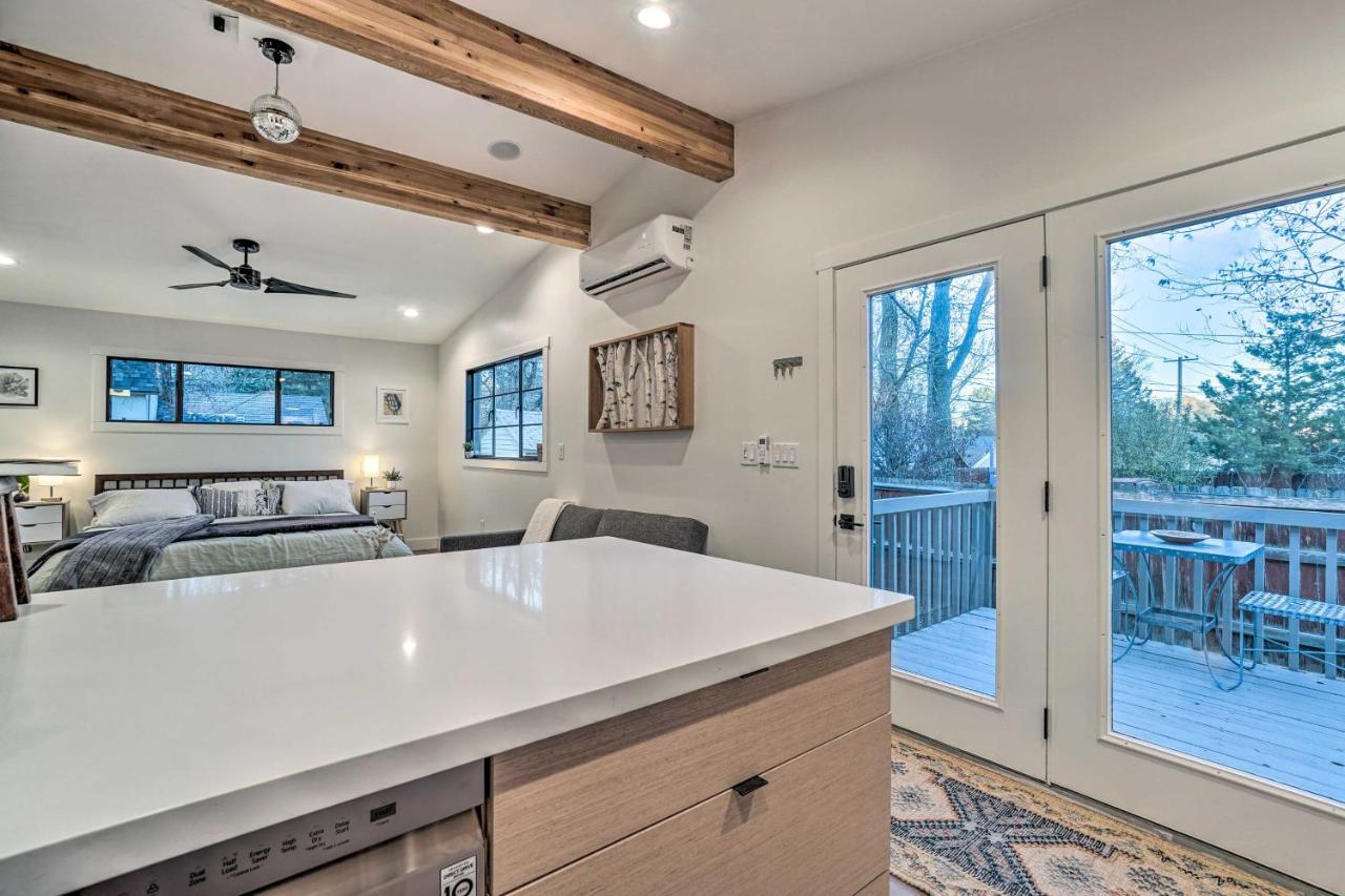 Cozy Flagstaff Studio With Patio - Near Dtwn! Екстер'єр фото